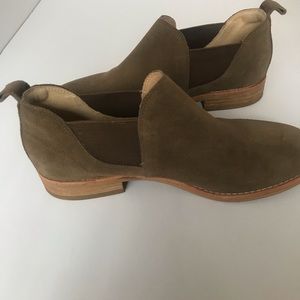 Clarks Taupe Suede Bootie Loafer Size 8.5